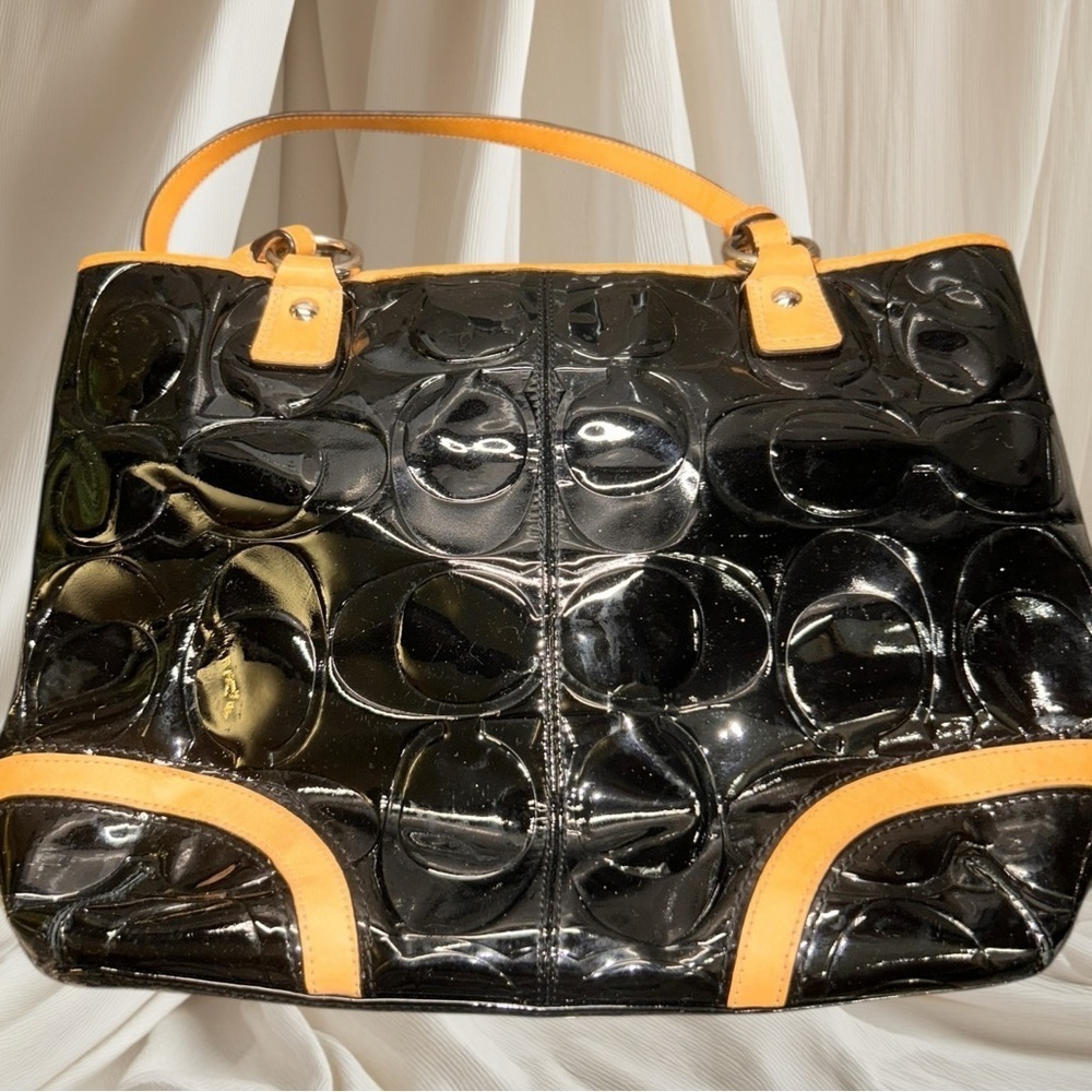 Coach Authentic Peyton Embossed Black Patent Leather Medium Tote F22322 MSRP$298 - Picture 3 of 11